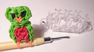 Сова из резинок