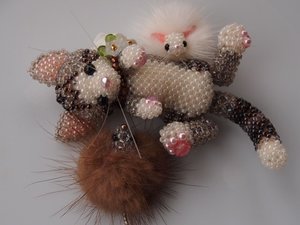 Кошки и котята из бисера